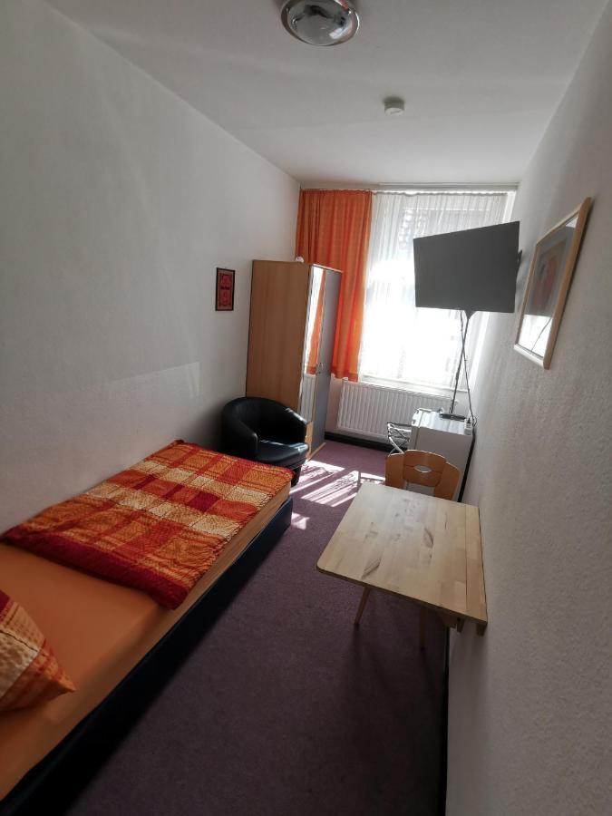 Hotel-Pension Zum Hirsch Hattersheim am Main Exterior foto
