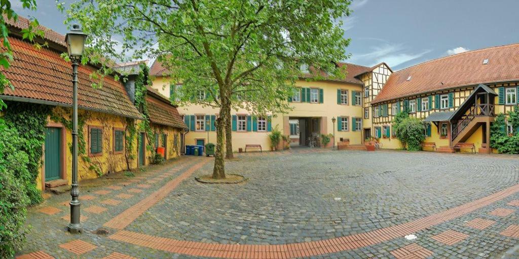 Hotel-Pension Zum Hirsch Hattersheim am Main Exterior foto